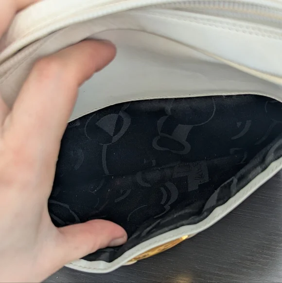 Salvatore Ferragamo Vintage Vara Ribbon Leather Camera Bag Ivory Crossbody - Picture 12 of 14